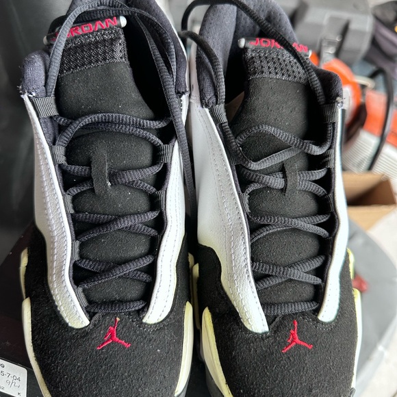 Jordan Men's White and Black Sneakers with Red Accents - Picture 4 of 5